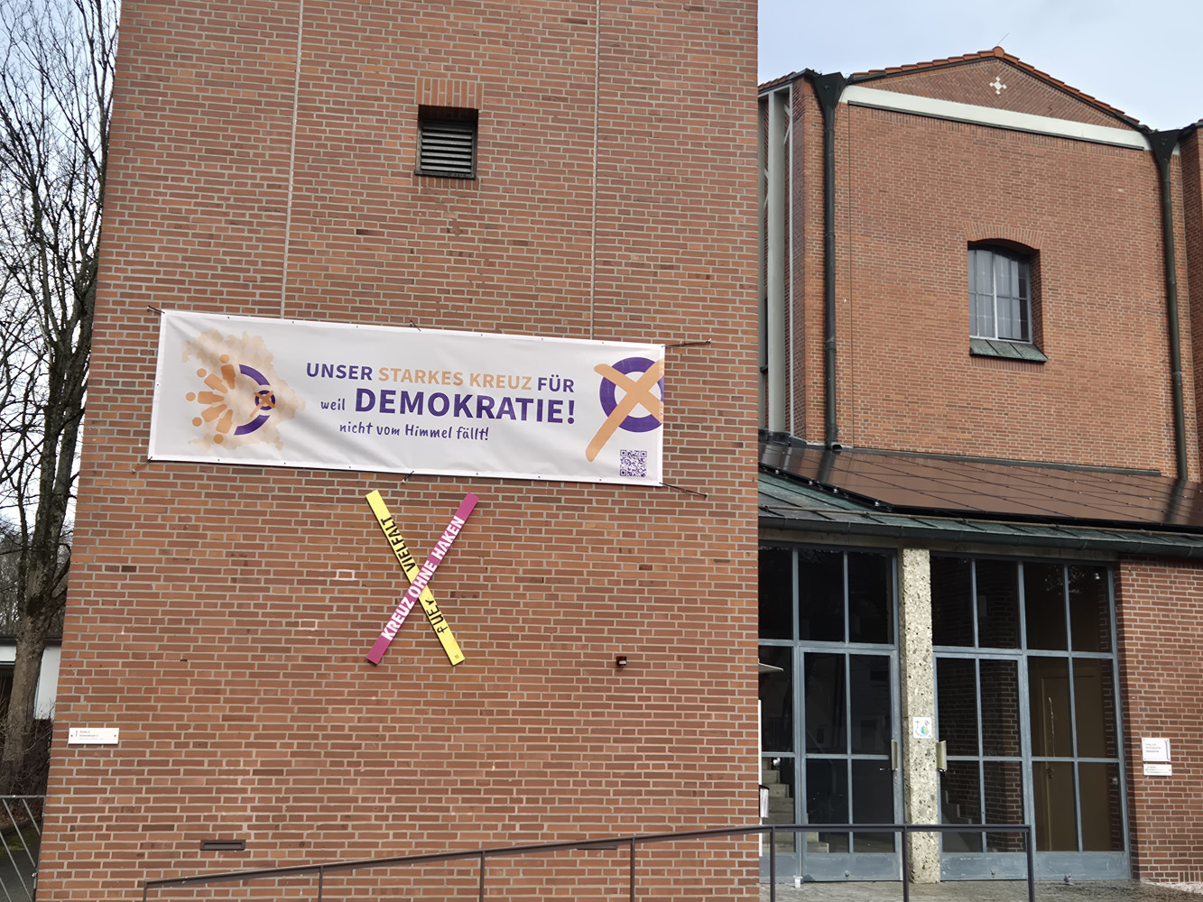 Banner starkes Kreuz in Augsburg