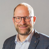 Porträt Dekan Tobias Schäfer