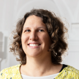 Porträt Dr. Julia Illner